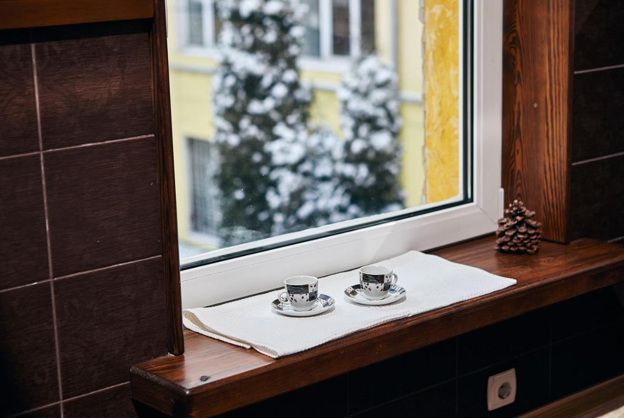 Ferienwohnung Mirrors Winnyzja Exterior foto